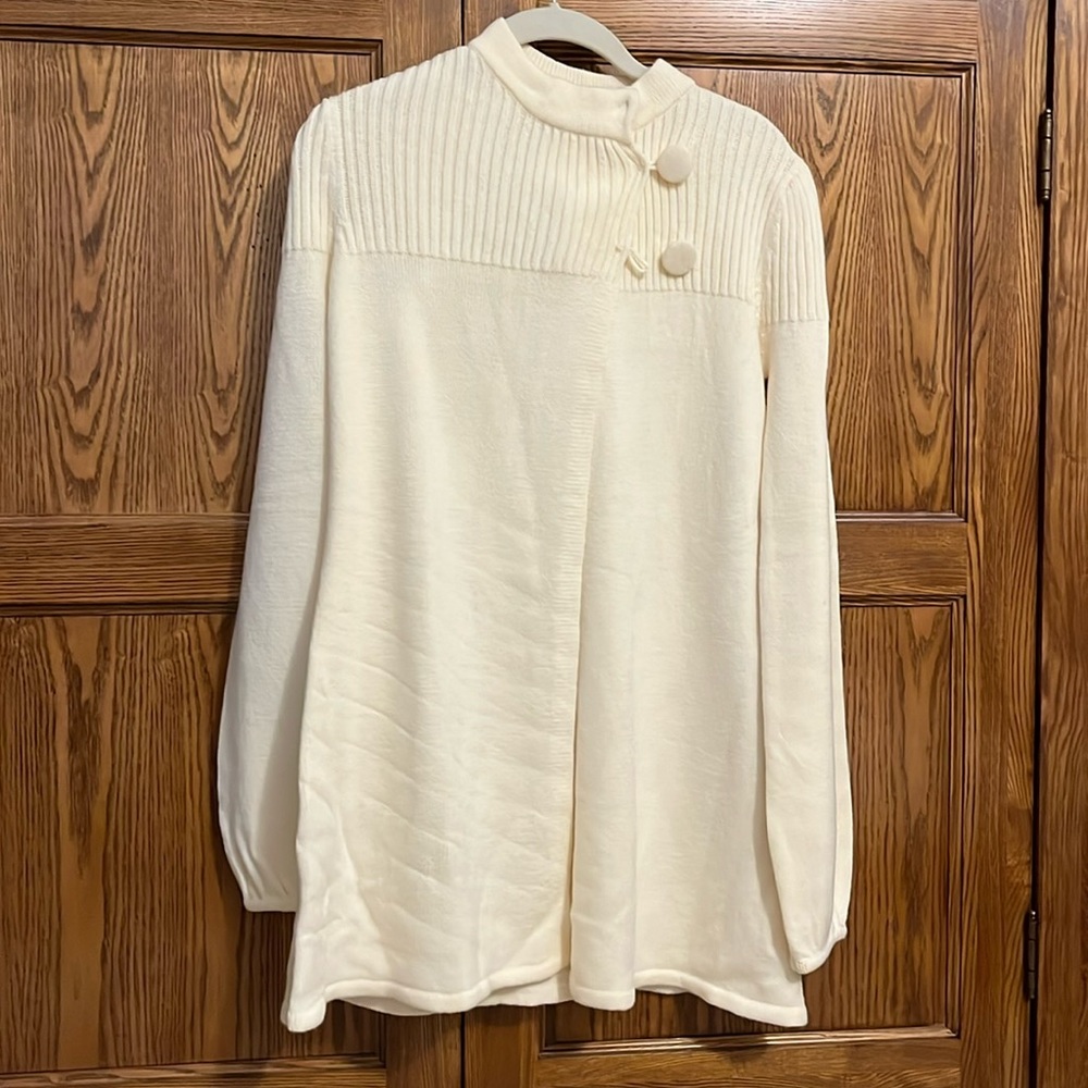 liv Cardigan